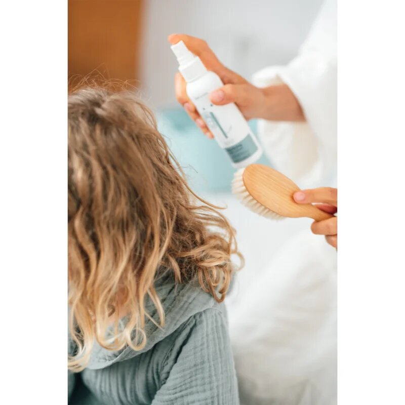 Naif Baby & Kids Hair Lotion подхранващ балсам без отмиване за по-лесно разресване на косата 150 мл.