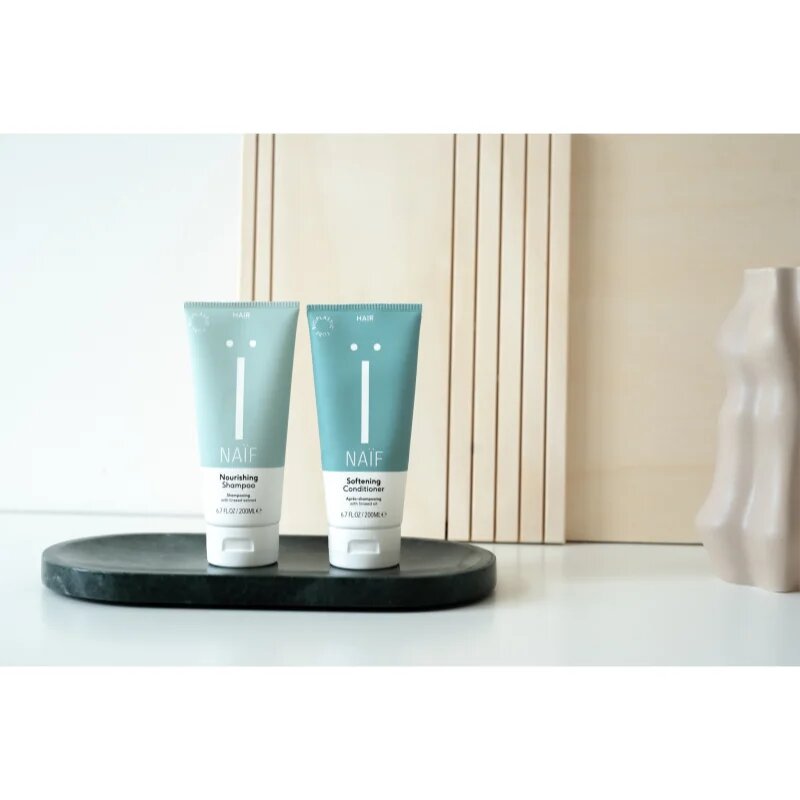 Naif Personal Care Shampoo нежен почистващ шампоан за всички видове коса 200 мл.