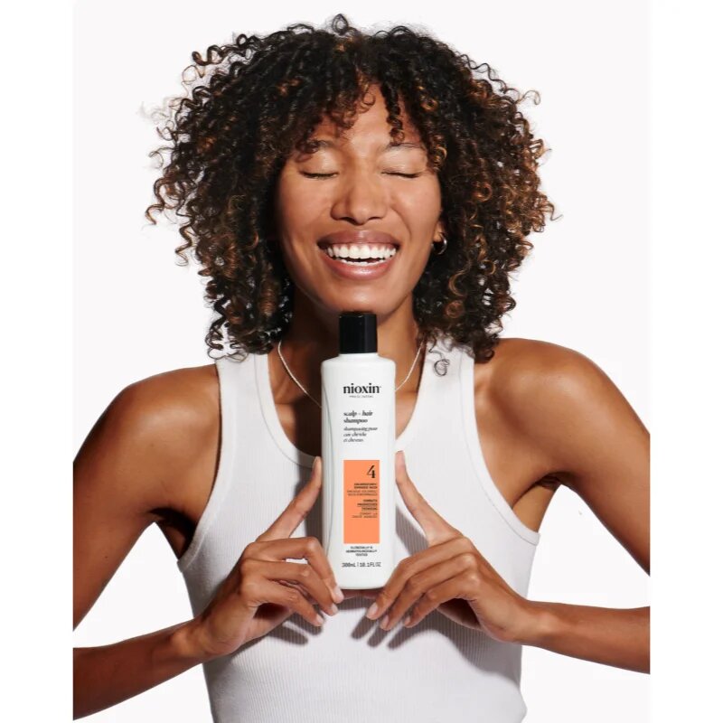 Nioxin System 4 Scalp + Hair Shampoo нежен шампоан за боядисана и увредена коса 300 мл.