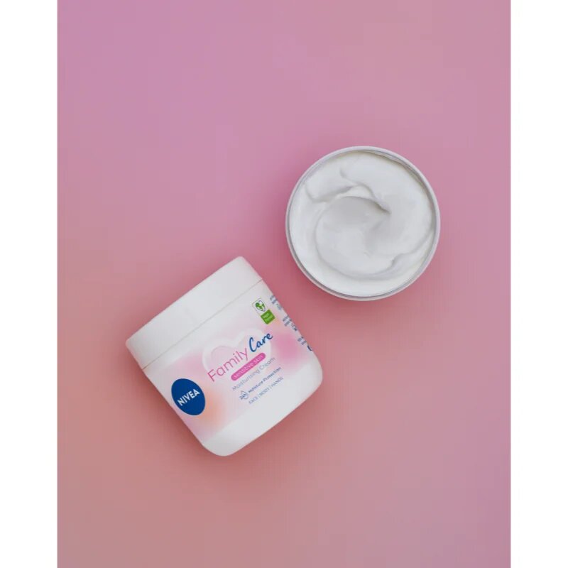 Nivea Family Care лек хидратиращ крем за лице ръце и тяло 450 мл.