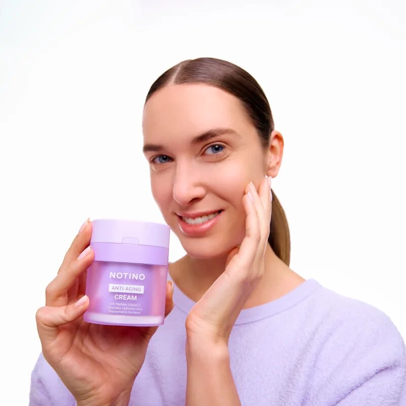 Notino Anti-Aging Cream with Peptides Vitamin C Ceramides Hyaluronic Acid Niacinamide & Pantheno дневен и нощен крем против стареене на кожата 50