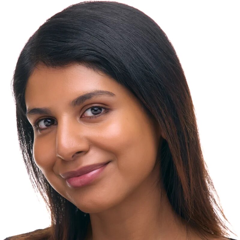 Notino Glow Foundation With SPF 50 & Plant Extracts озаряващ фон дьо тен SPF 50 01 Medium Deep Warm 30 мл.