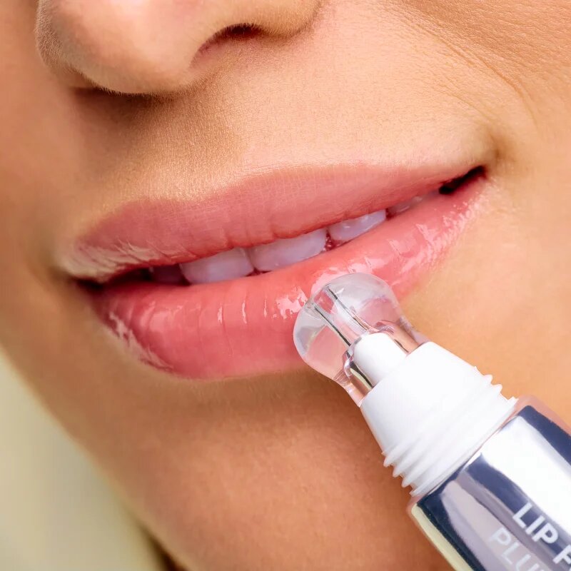 Notino Lip Food Plumping Lip Gloss гланц-грижа за устни с увеличаващ ефект 00 Clear 10 мл.