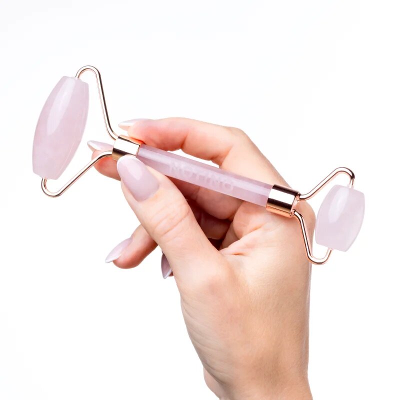 Notino Skincare Tools Rose Quartz Massage Roller масажно приспособление за зоната на лицето и очите 1 бр.