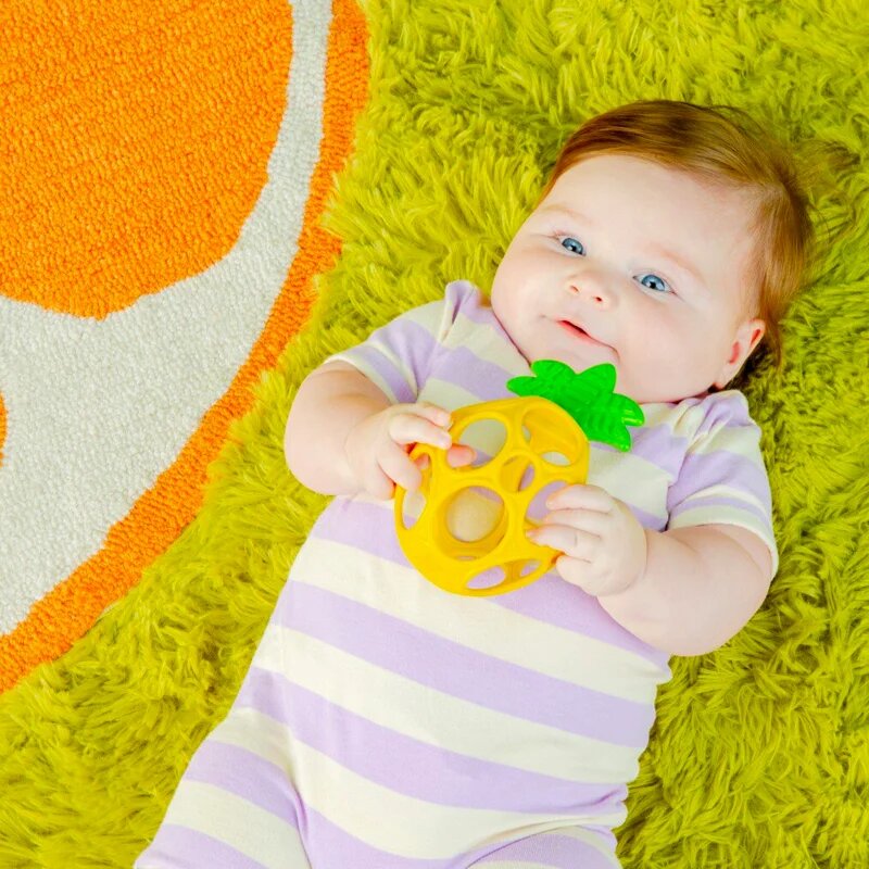 Oball Teether My Own™ гризалка Pineapple 1 бр.