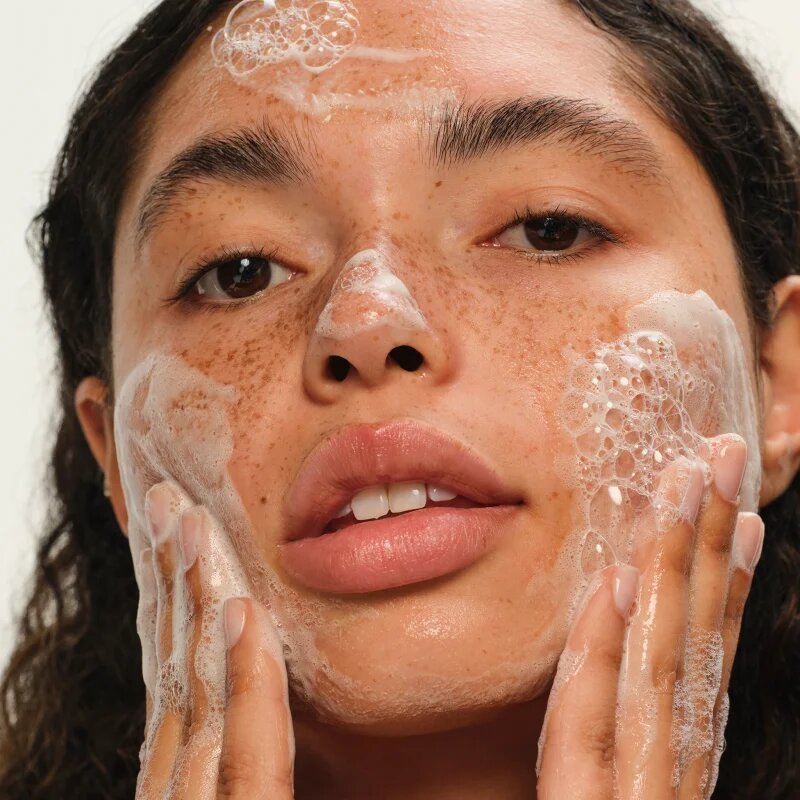 OLEHENRIKSEN Balance+ Daily D-Clog Pore-Clearing Cleanser почистващ гел със салицилова киселина 60 мл.