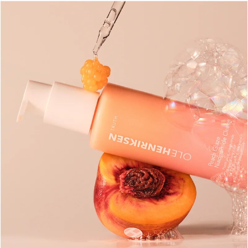 OLEHENRIKSEN Truth Peach Glaze Glow Niacinamide Cleanser пенлив почистващ гел за освежаване и хидратация 60 мл.