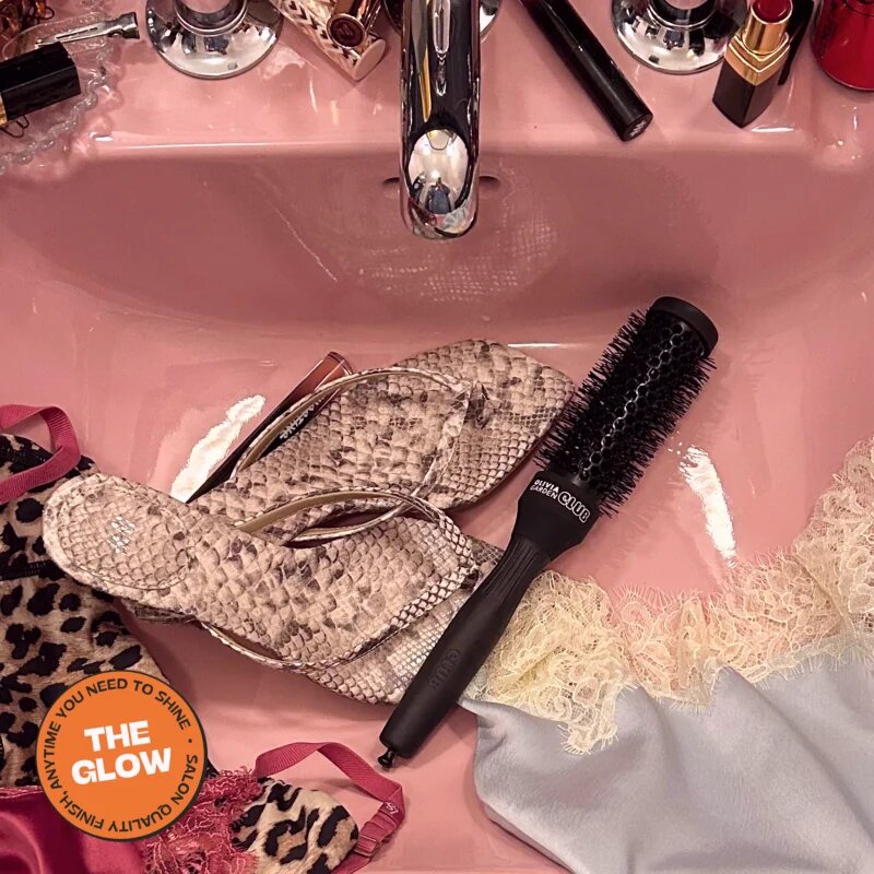 Olivia Garden Club The Glow Blowout Ceramic Round Brush Black кръгла четка за коса S 1 бр.