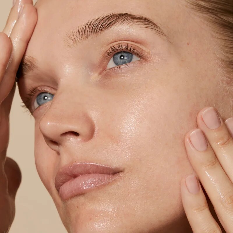 Omorovicza Queen Essence хидратираща есенция с хиалуронова киселина 100 мл.