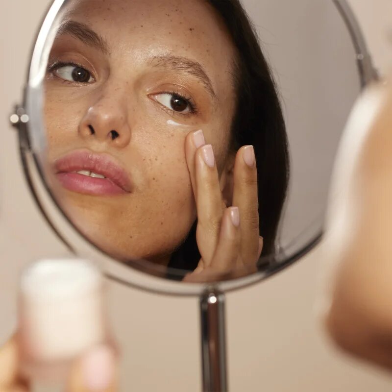 Payot Roselift Crème Liftante Regard крем за околоочната зона за коригиране на тъмни кръгове и бръчки 15 мл.