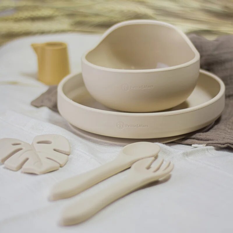 Petite&Mars Take&Match Silicone Bowl купичка с вендуза Desert Sand 6 m+ 360 мл.
