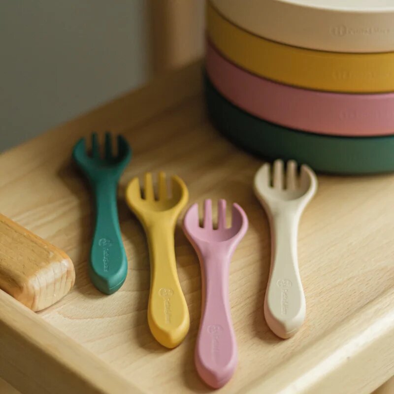 Petite&Mars Take&Match Silicone Cutlery прибор Desert Sand 6 m+ 2 бр.