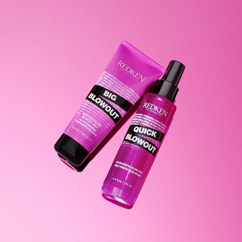 Redken Quick Blowout термозащитен спрей за оформяне с преса и маша за по-бързо оформяне на прическата със сешоар 125 мл.