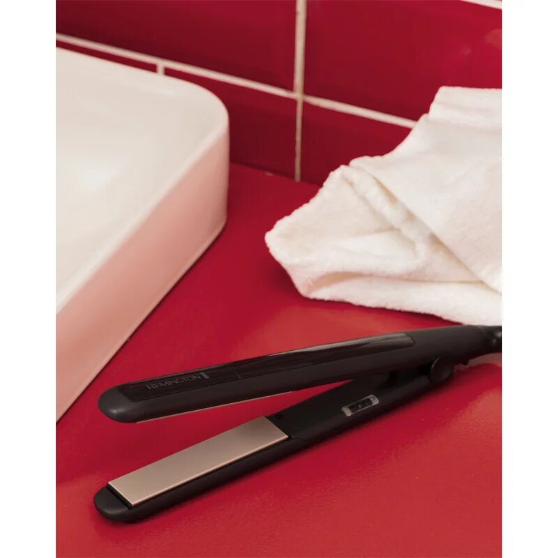 Remington Ceramic Straight 215 S1370 за изправяне на косата 1 бр.