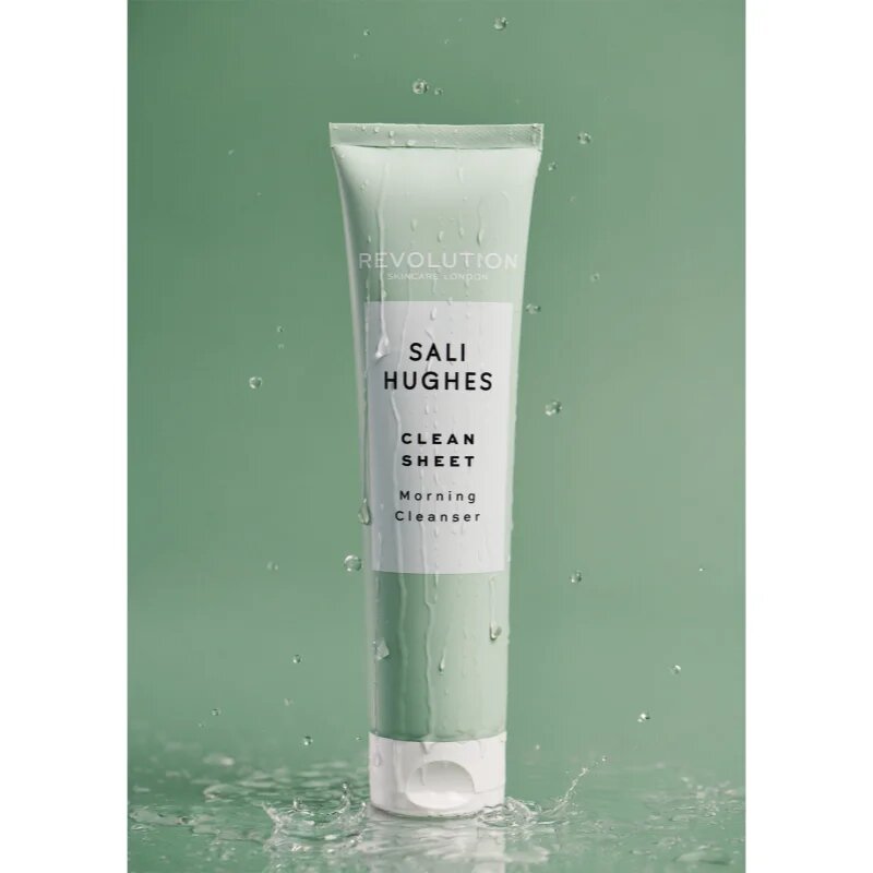 Revolution Skincare X Sali Hughes Clean Sheet нежно почистващ гел крем 100 мл.