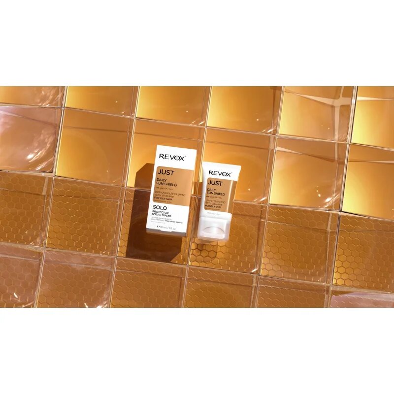 Revox B77 JUST Daily Sun Shield защитен крем за мазна към смесена кожа SPF 50+ 30 мл.