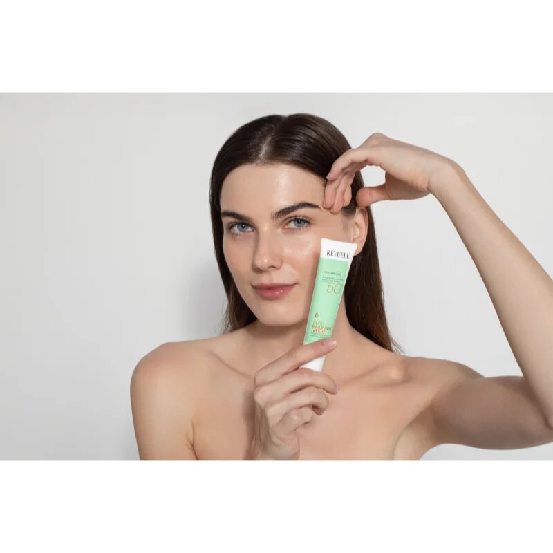 Revuele Aloe Daily Sun Fluid SPF 50+ лек защитен флуид SPF 50+ 40 мл.
