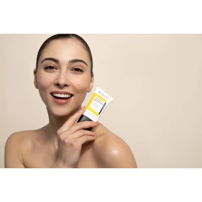 Revuele Vitamin C Moisturizer SPF 20 хидратиращ и озаряващ крем за лице SPF 20 50 мл.