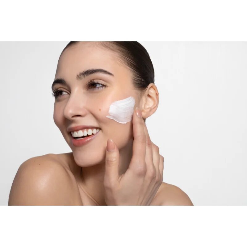Revuele Vitamin C Moisturizer SPF 20 хидратиращ и озаряващ крем за лице SPF 20 50 мл.