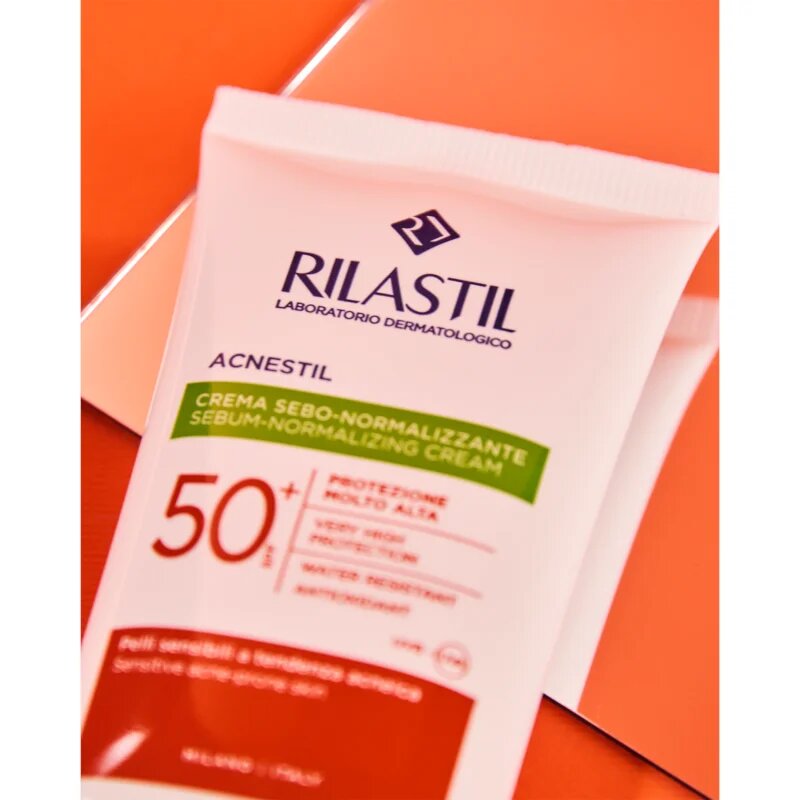 Rilastil Acnestil защитен матиращ крем за лице SPF 50+ 40 гр.