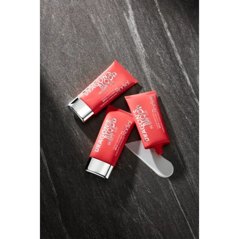 Rodial Dragon's Blood Hyaluronic Moisturiser дневен хидратиращ крем SPF 15 50 мл.