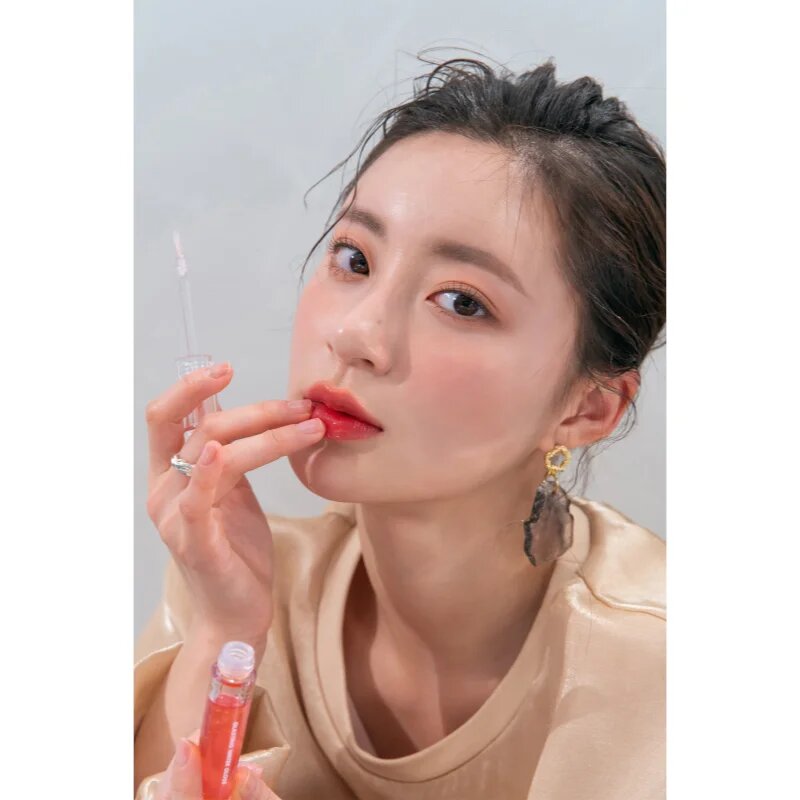 rom&nd Glasting Water Gloss блестящ гланц за устни с блясък цвят #01 Sanho Crush 4.3 гр.