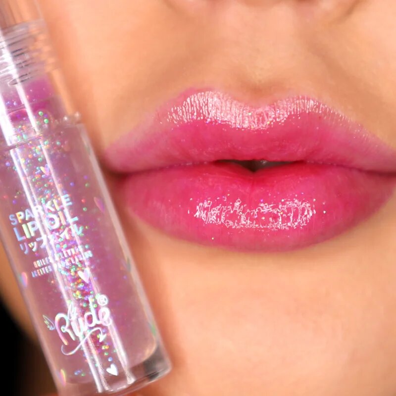 Rude Cosmetics Manga Collection Sparkle Lip Oil тониращо олио за устни с хидратиращ ефект цвят Mint 4 гр.