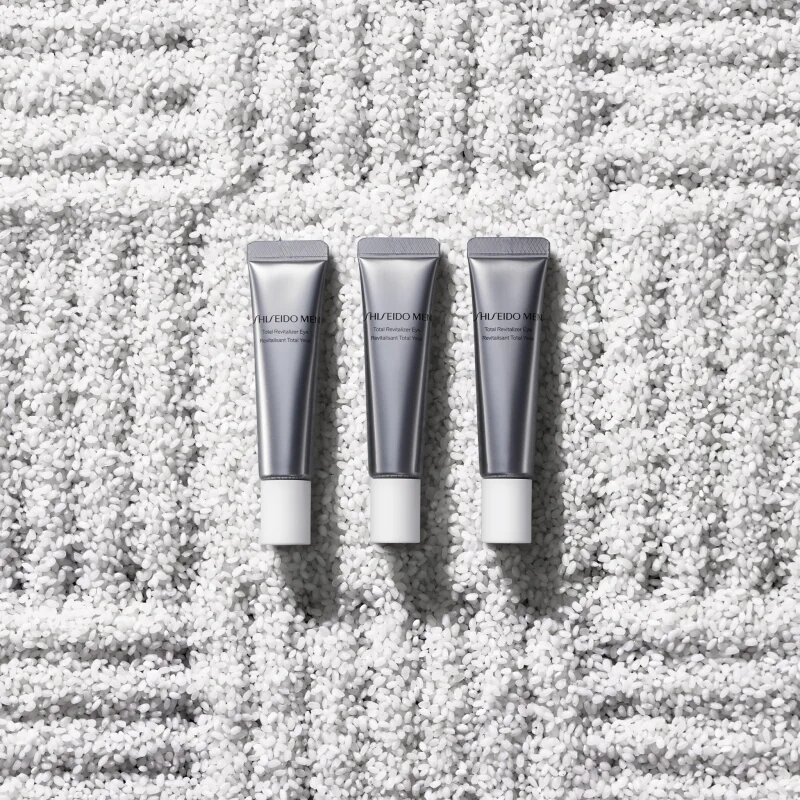 Shiseido Men Total Revitalizer Eye лек крем за околоочната зона за мъже 15 мл.