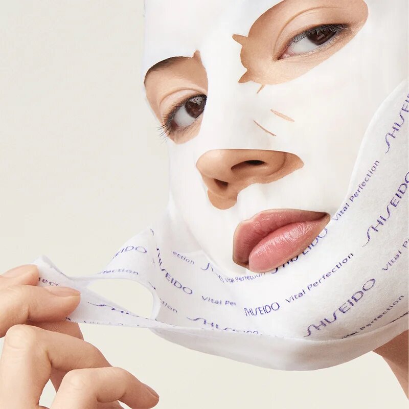 Shiseido Vital Perfection Liftdefine Radiance Face Mask луксозна стягаща маска за лице за жени 6x2 бр.