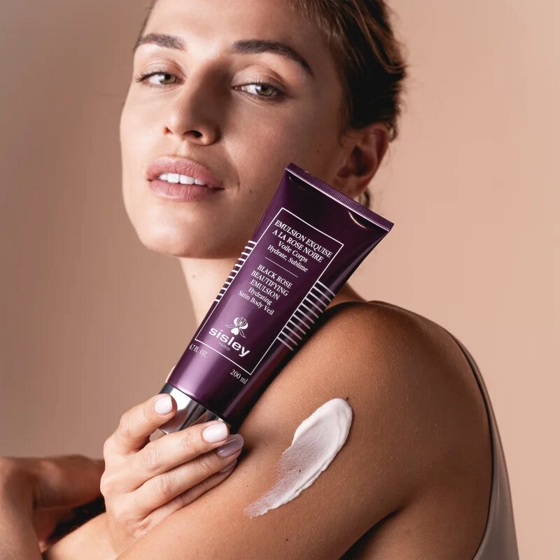 Sisley Black Rose Beautifying Emulsion хидратираща емулсия за тяло 200 мл.