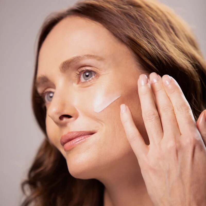Sisley L'Integral Anti-Age Radiance AntiDark Spot Serum озаряващ серум Против тъмни петна 30 мл.