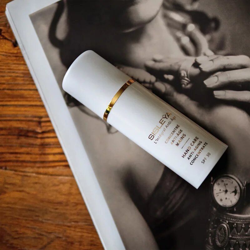 Sisley Sisleÿa L'Integral Anti-Aging Concentrate Hand Care подмладяващ крем за ръце против пигментни петна SPF 30 75 мл.