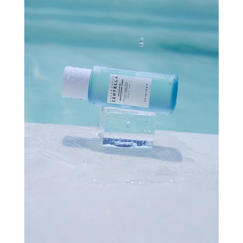 SKIN1004 Madagascar Centella Hyalu-Cica Brightening Toner нежен ексфолиращ тоник за освежаване и хидратация 210 мл.
