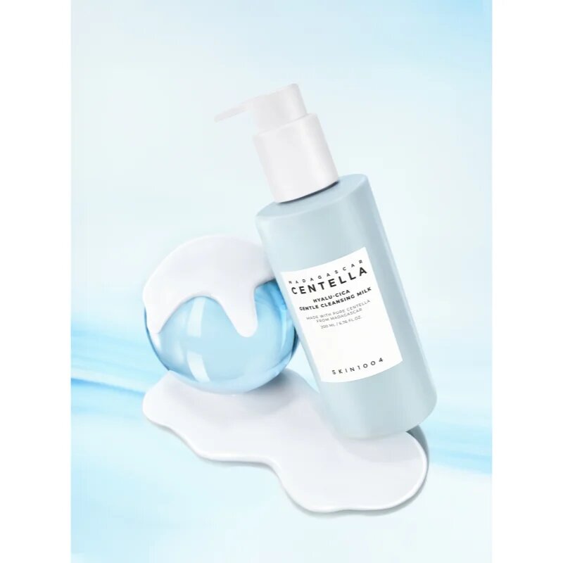 SKIN1004 Madagascar Centella Hyalu-Cica Gentle Cleansing Milk хидратиращо почистващо мляко за подхранване на кожата на лицето и поддържане на естестве