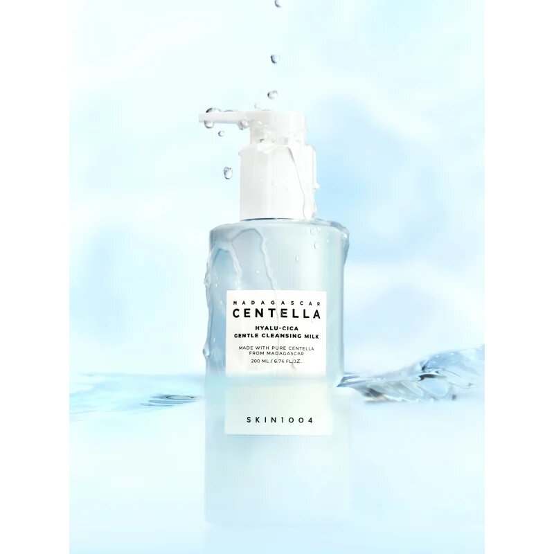 SKIN1004 Madagascar Centella Hyalu-Cica Gentle Cleansing Milk хидратиращо почистващо мляко за подхранване на кожата на лицето и поддържане на естестве