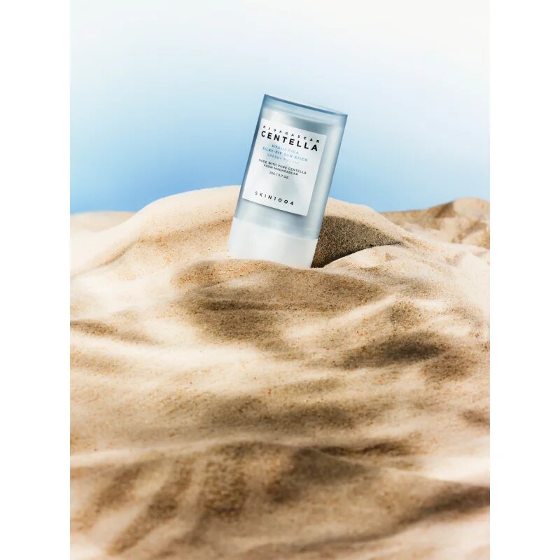 SKIN1004 Madagascar Centella Hyalu-Cica Silky-Fit Sun Stick защитен хидратиращ стик SPF 50+ 20 гр.