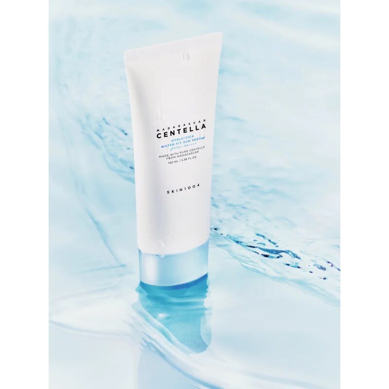 SKIN1004 Madagascar Centella Hyalu-Cica Water-Fit Sun Serum защитен серум с хидратиращ ефект SPF 50+ 100 мл.