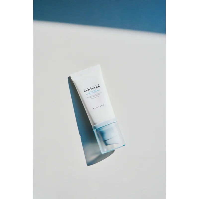 SKIN1004 Madagascar Centella Hyalu-Cica Water-Fit Sun Serum защитен серум с хидратиращ ефект SPF 50+ 50 мл.