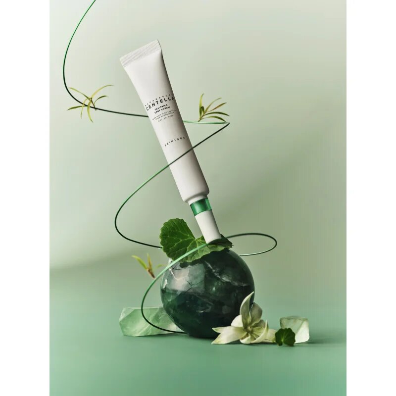 SKIN1004 Madagascar Centella Tea-Trica Spot Cream локална грижа против акне с успокояващ ефект 20 мл.
