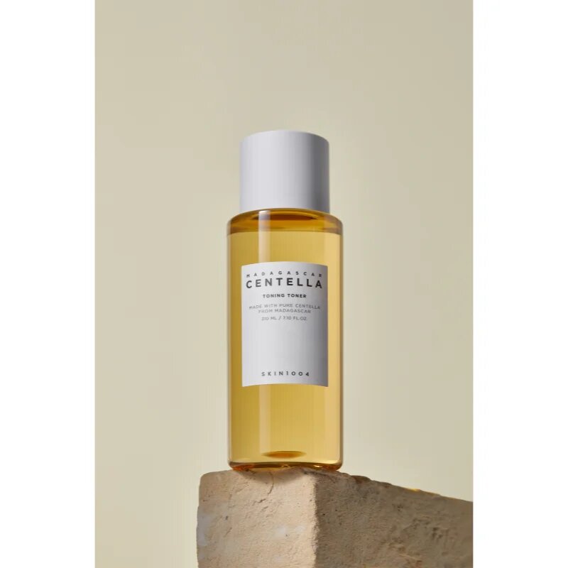 SKIN1004 Madagascar Centella Toning Toner нежен ексфолиращ тоник за чувствителна кожа на лицето 210 мл.