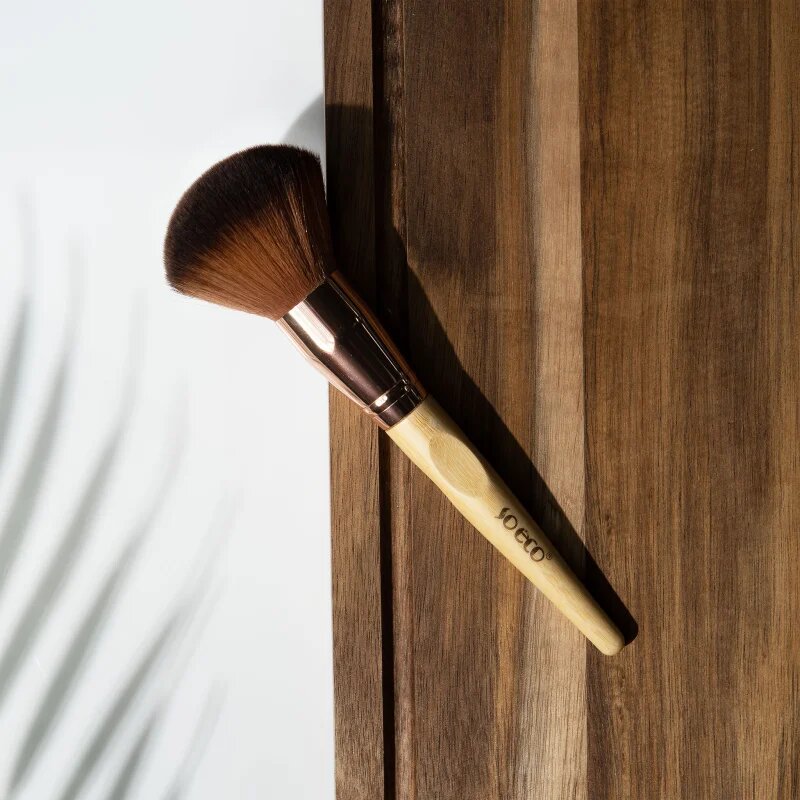 So Eco Bronzer Brush четка за бронзант с хипоалергенни влакна 1 бр.