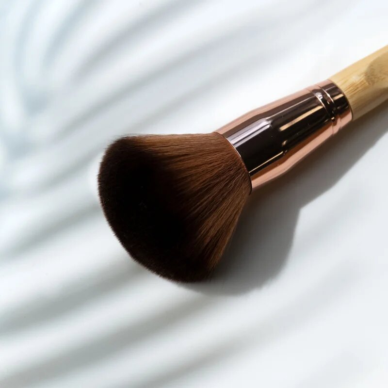 So Eco Bronzer Brush четка за бронзант с хипоалергенни влакна 1 бр.