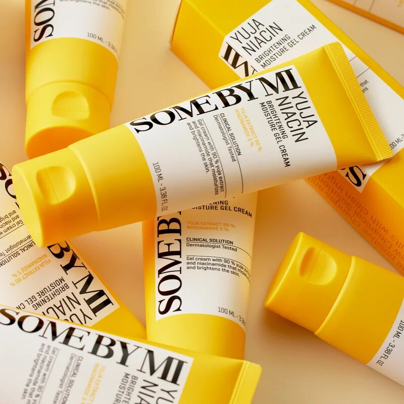 Some By Mi Yuja Niacin Brightening All in One Cleanser озаряваща почистваща пяна за чувствителна кожа на лицето 100 мл.