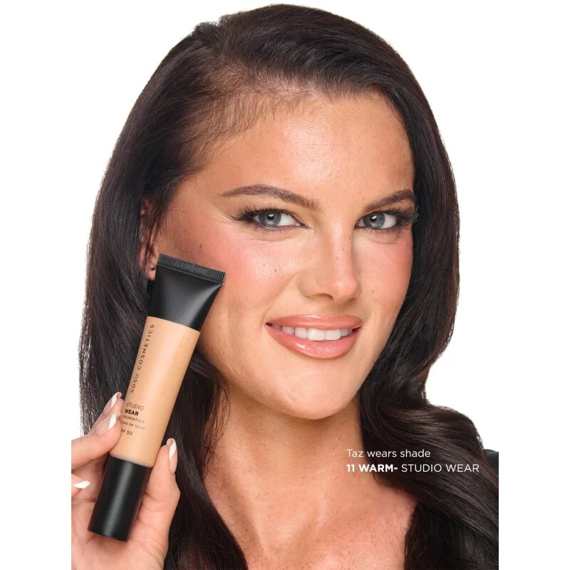 SOSU Cosmetics Studio Wear фон дьо тен SPF 50 цвят 11 W 32 мл.