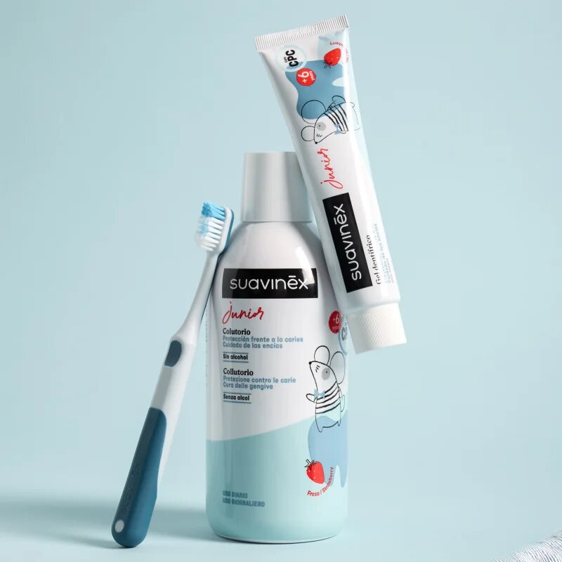Suavinex Junior 6 y+ вода за уста за деца вкус Strawberry 500 мл.