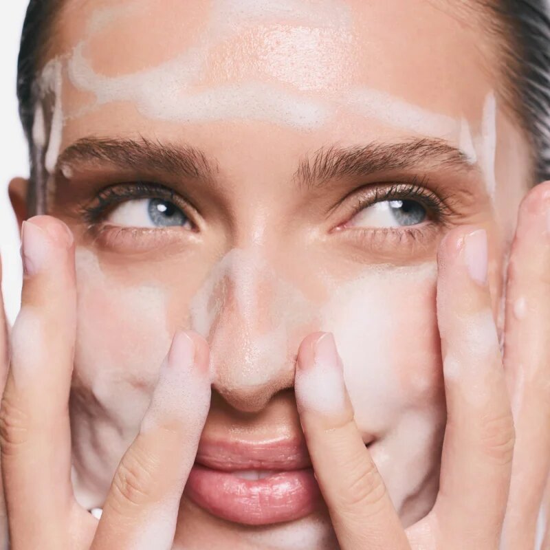 SUNEWMED+ Active Foaming Cleanser Face and Eye Makeup Removal пяна за почистване и премахване на грим с витамин С 200 мл.