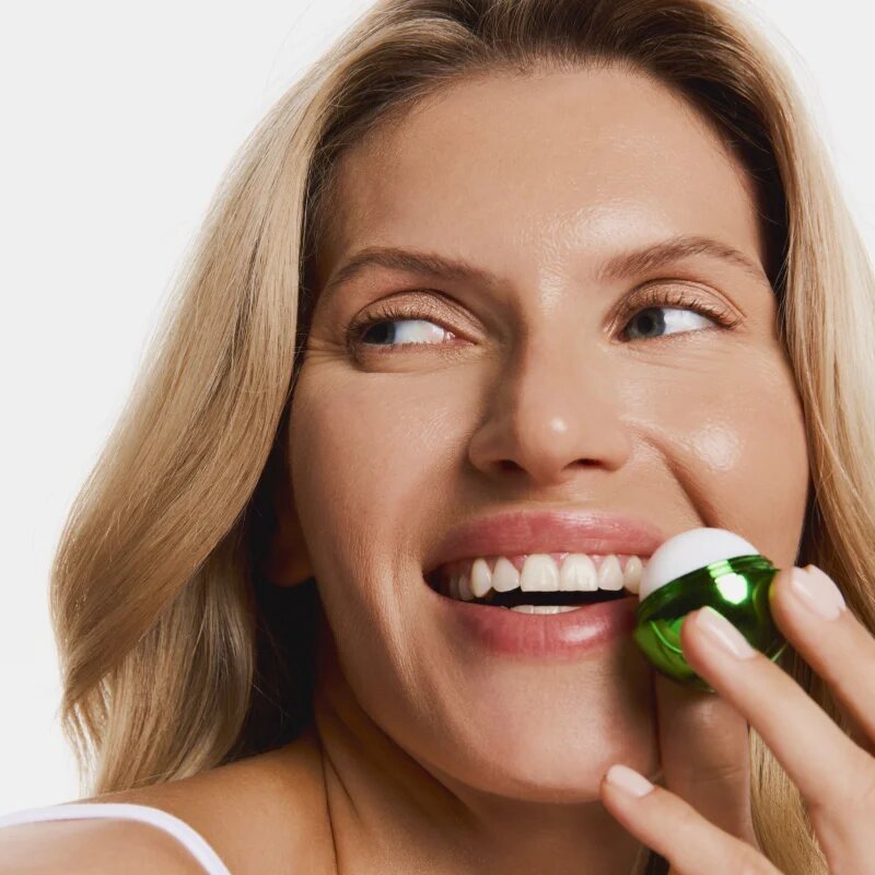 SUNEWMED+ Pear Kiss Moisturizing Lip Balm хидратиращ балсам за устни с масло от шеа 13 гр.
