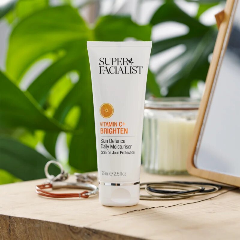 Super Facialist Vitamin C+ Brighten озаряващ хидратиращ крем за уморена кожа 75 мл.