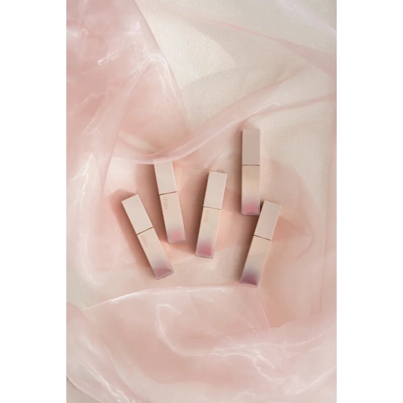 thim Satin Lip Glaze дълготраен гланц за устни с хидратиращ ефект цвят 03 Fig Noir 6 гр.