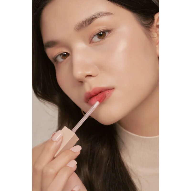 thim Sheer Matte Liquid Lip леко течно матиращо червило цвят 02 Dusky Rose 4 гр.